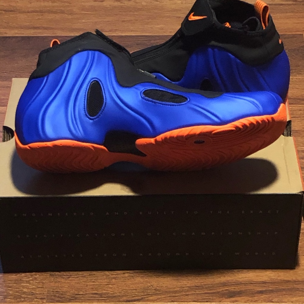 Nike Sneakers! - Picture 2 of 4